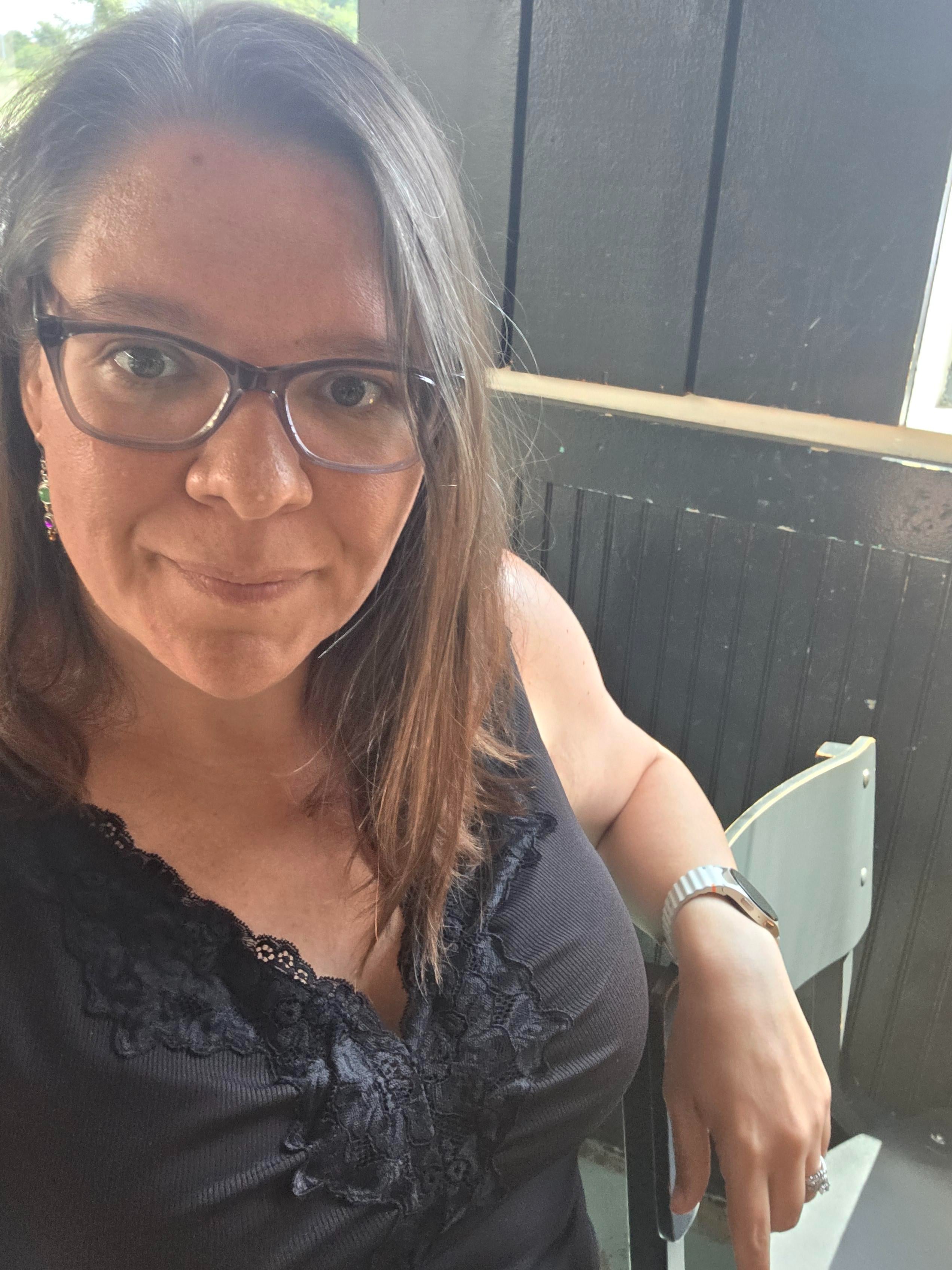 files/40f-selfies-from-this-week-v0-lzh28mfu5vkf1.webp